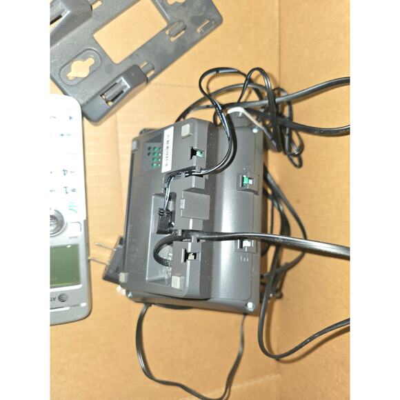 AT&T Cordless Phone System Digital Answering Machine - Picture 8 of 9